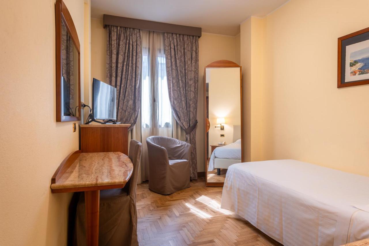 Hotel Airone - Ombrellone Incluso Al Bagno Dolce Vita A Marina Dal 1 Giugno Al 15 Settembre غروسيتو الغرفة الصورة
