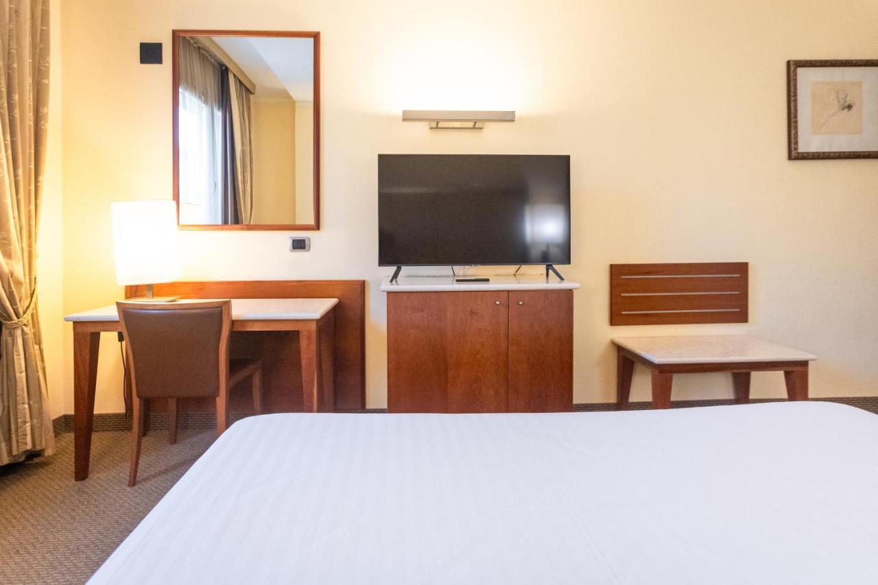 Hotel Airone - Ombrellone Incluso Al Bagno Dolce Vita A Marina Dal 1 Giugno Al 15 Settembre غروسيتو المظهر الخارجي الصورة