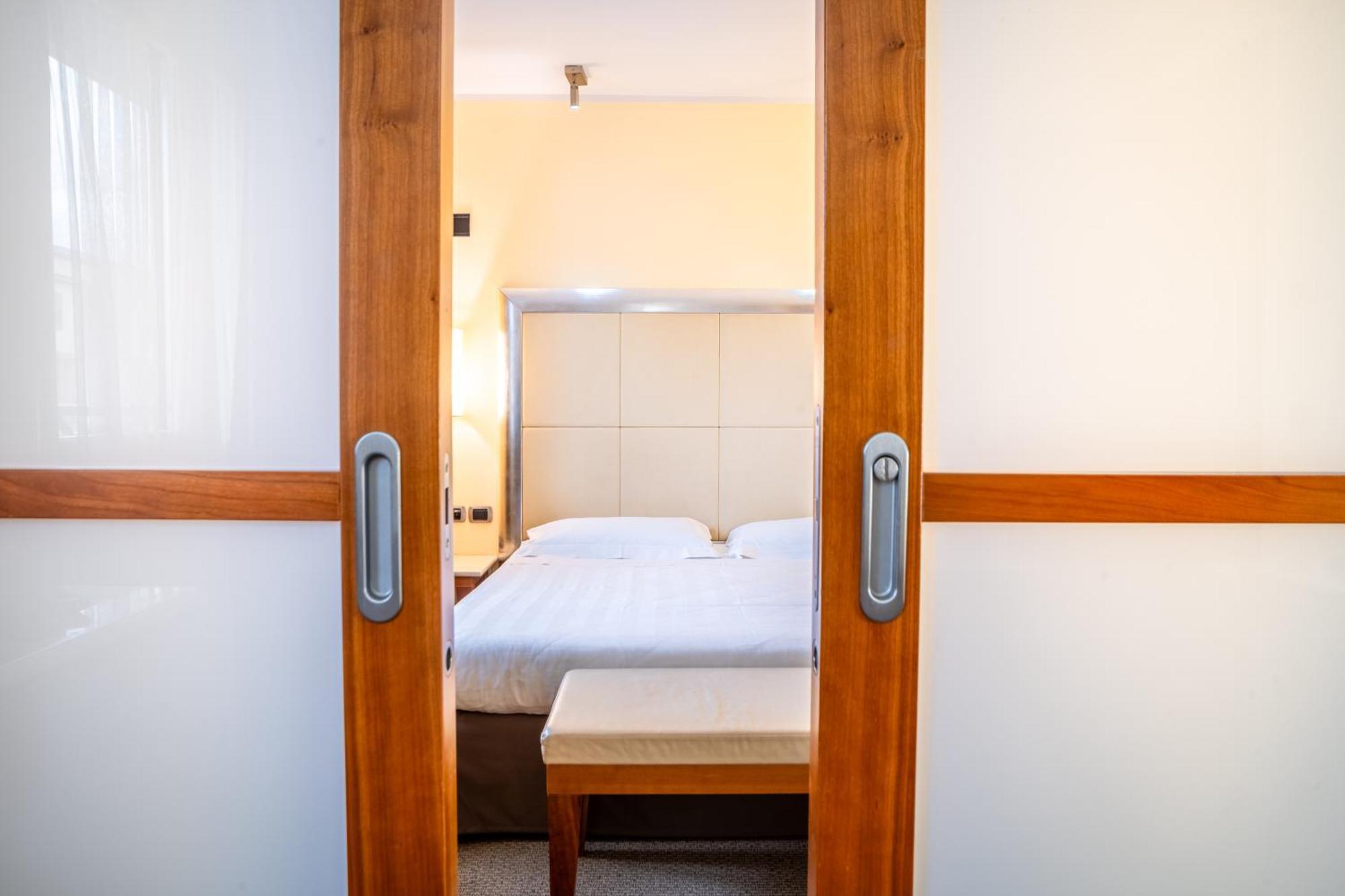 Hotel Airone - Ombrellone Incluso Al Bagno Dolce Vita A Marina Dal 1 Giugno Al 15 Settembre غروسيتو المظهر الخارجي الصورة